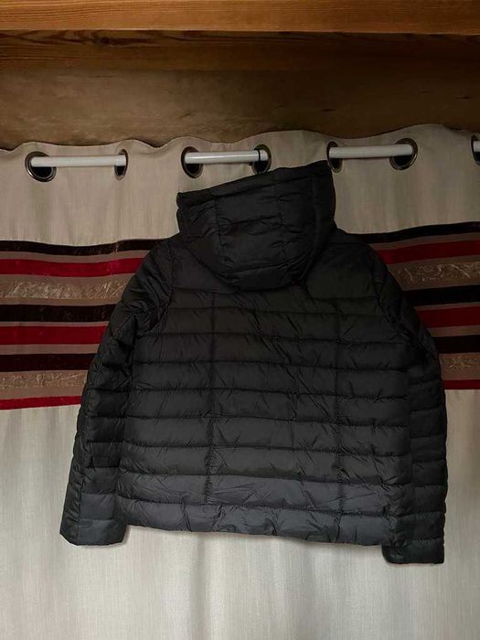 Жіноча сіра куртка з капюшоном