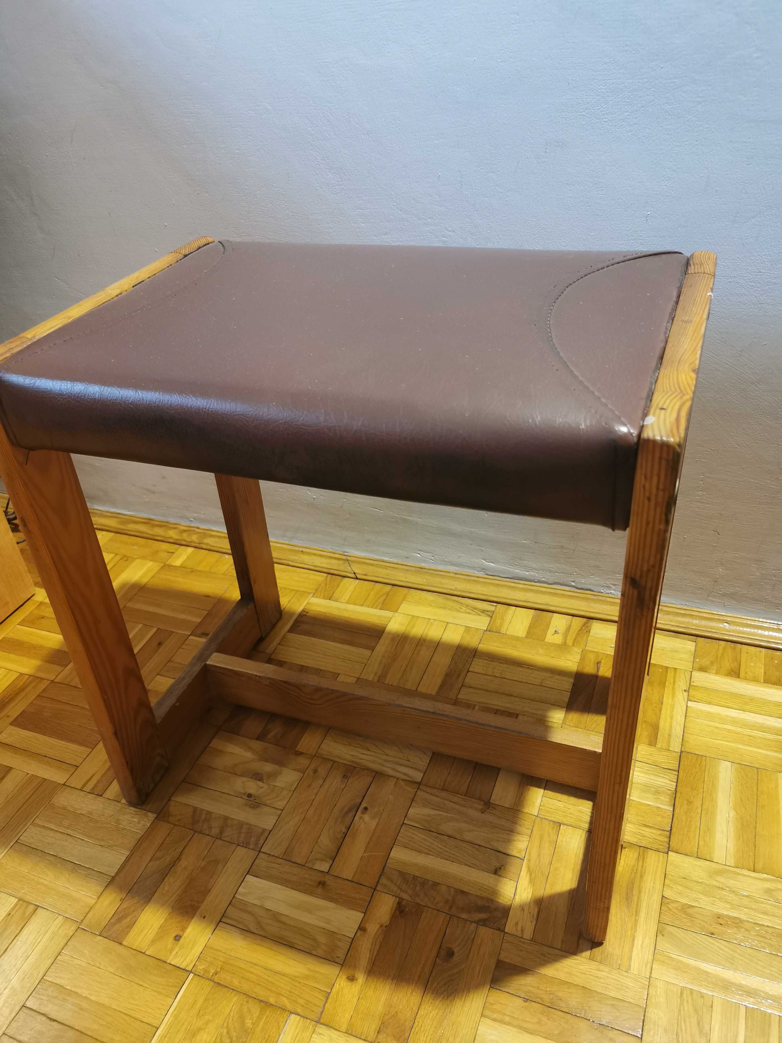 Taboret PRL 4 szt.