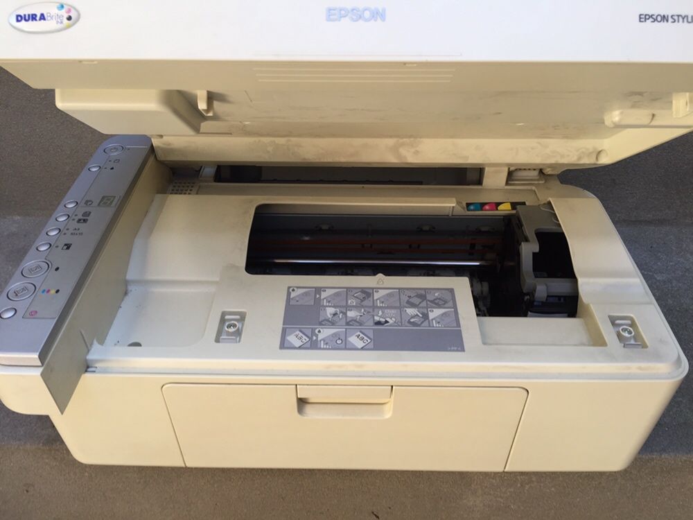 Epson avariada CX3650-com tinteiros novos