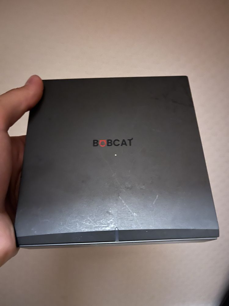 Bobcat 300 + antena