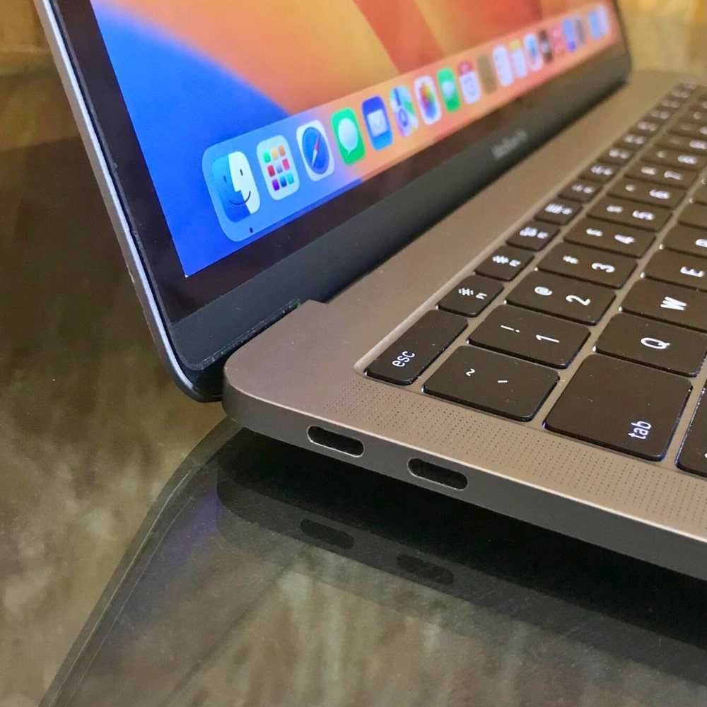MacBook Pro 13, Processador i5, 250GB SSD, 8GB RAM, GARANTIA