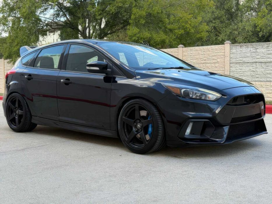 Ford Focus RS      2016
