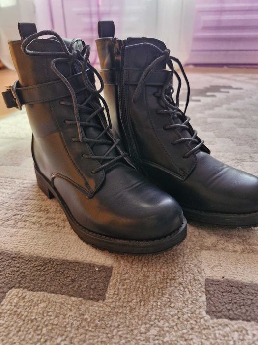 Botas menina Tam. 33 usadas