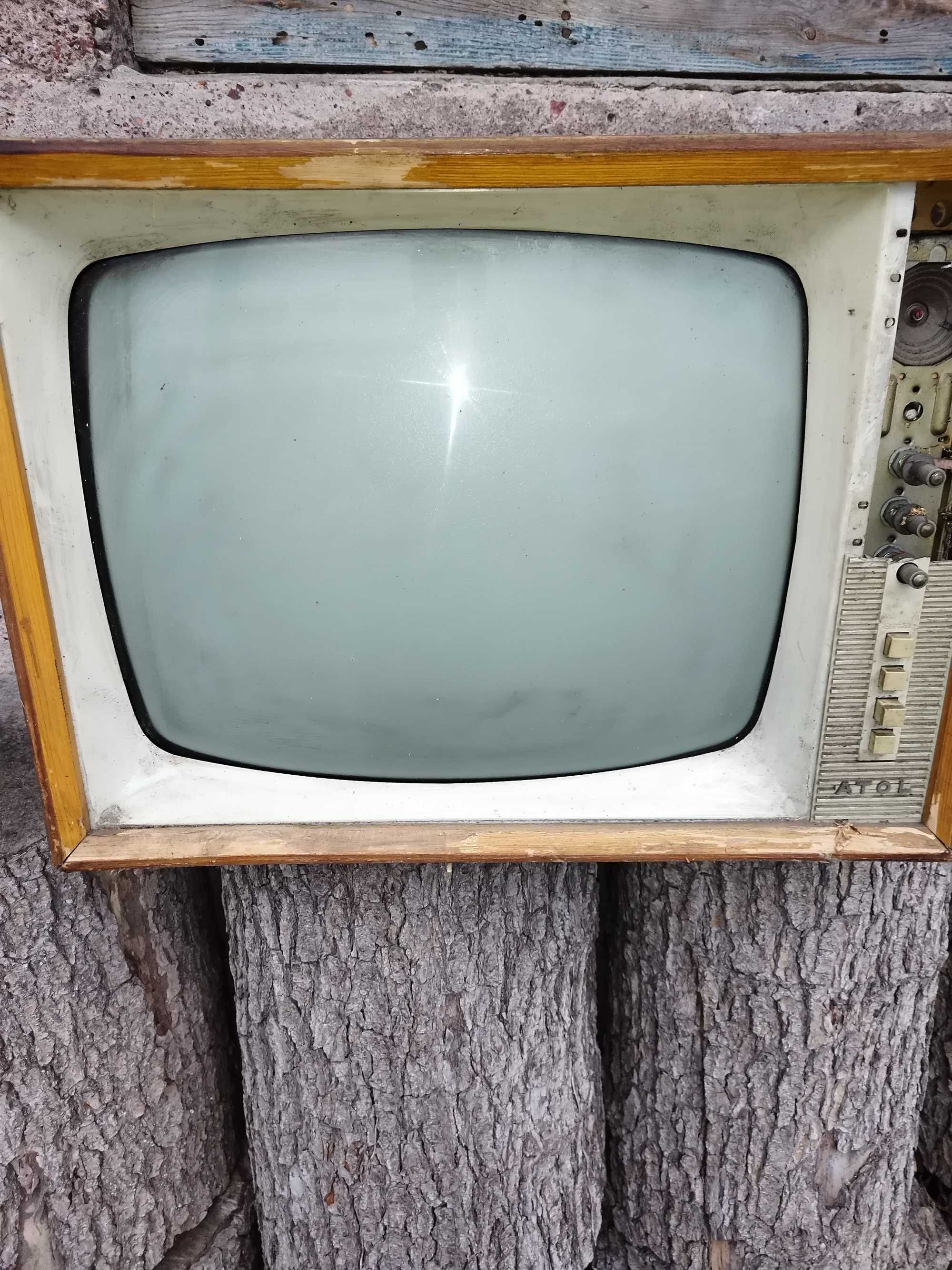 Telewizor Atol zabytkowy