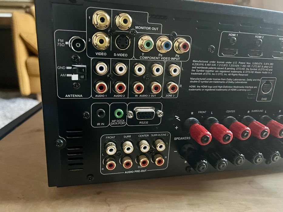 NAD T748 - wysokiej klasy amplituner kina domowego 7.1