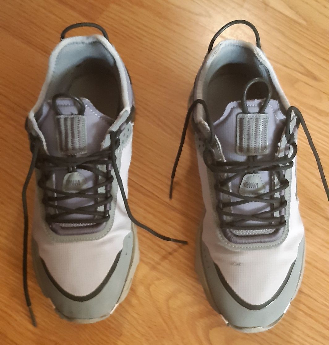 Ténis Nike React