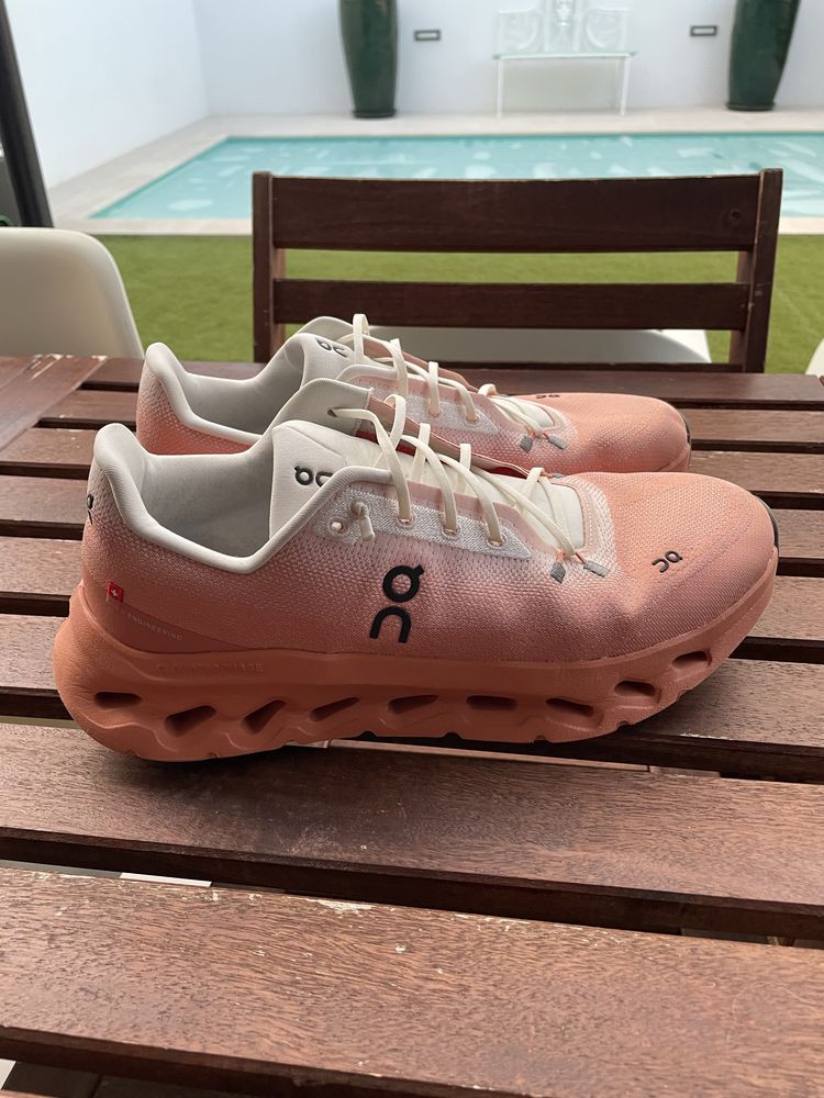 Tenis on Cloud - impecaveis