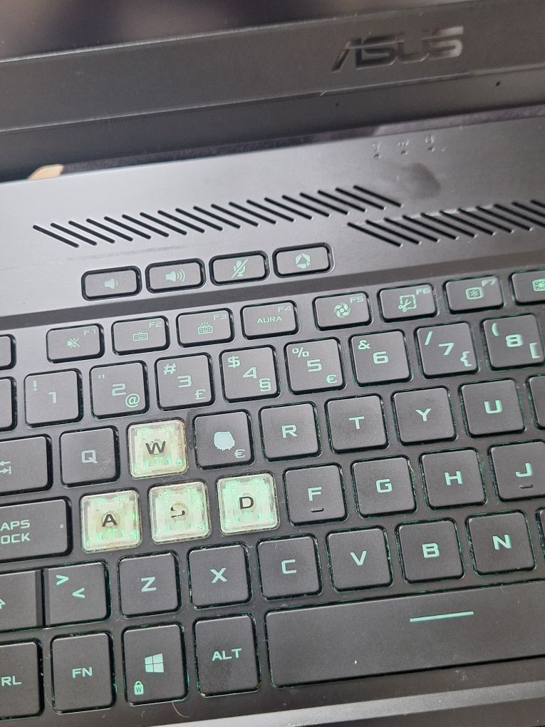 Portátil Asus TUF Dash F15 RTX 3060 i7 40GB RAM 512 SSD