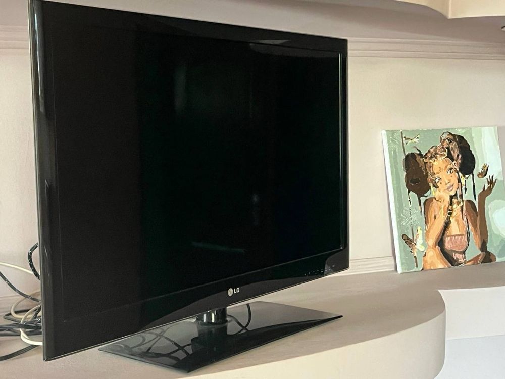 Телевізор LG 37LV5590