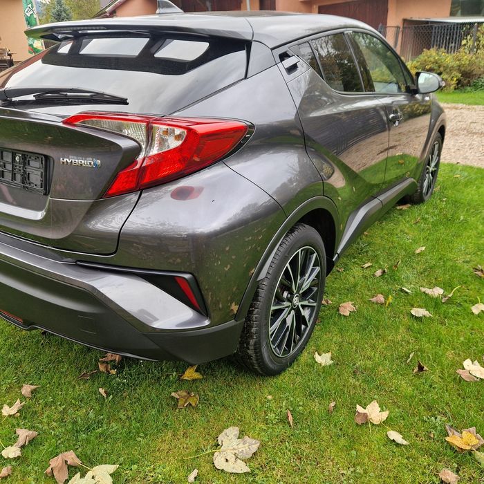 Toyota C-HR Hybryda 1.8  Automat maly przebieg