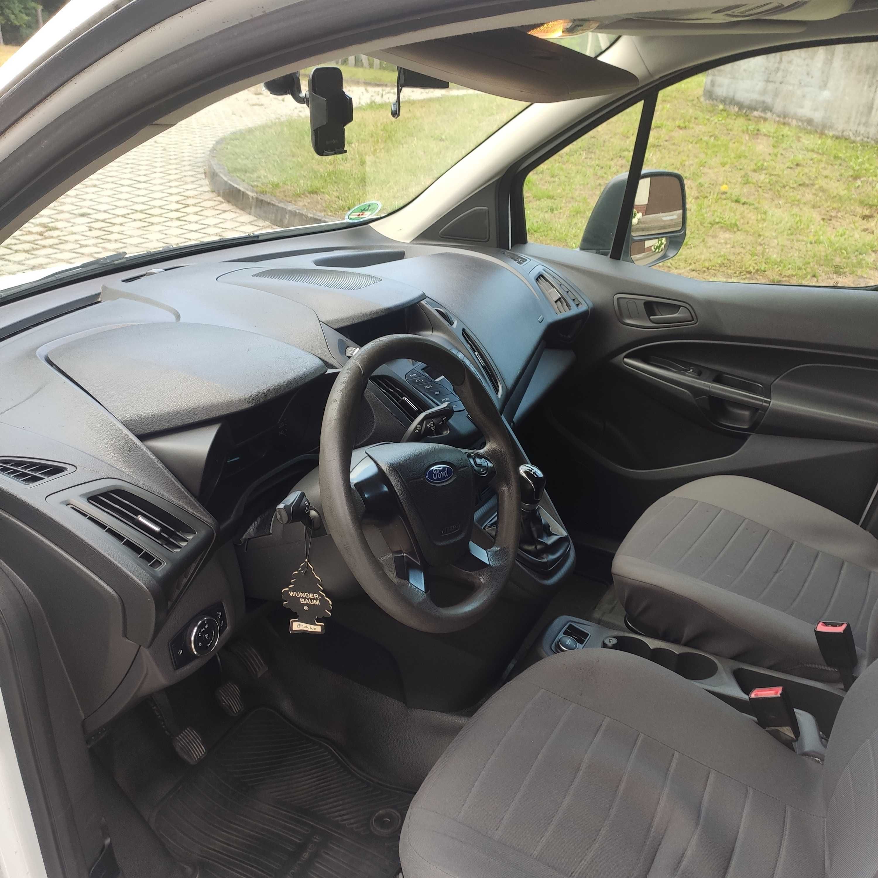 Śliczny Ford Transit Connect