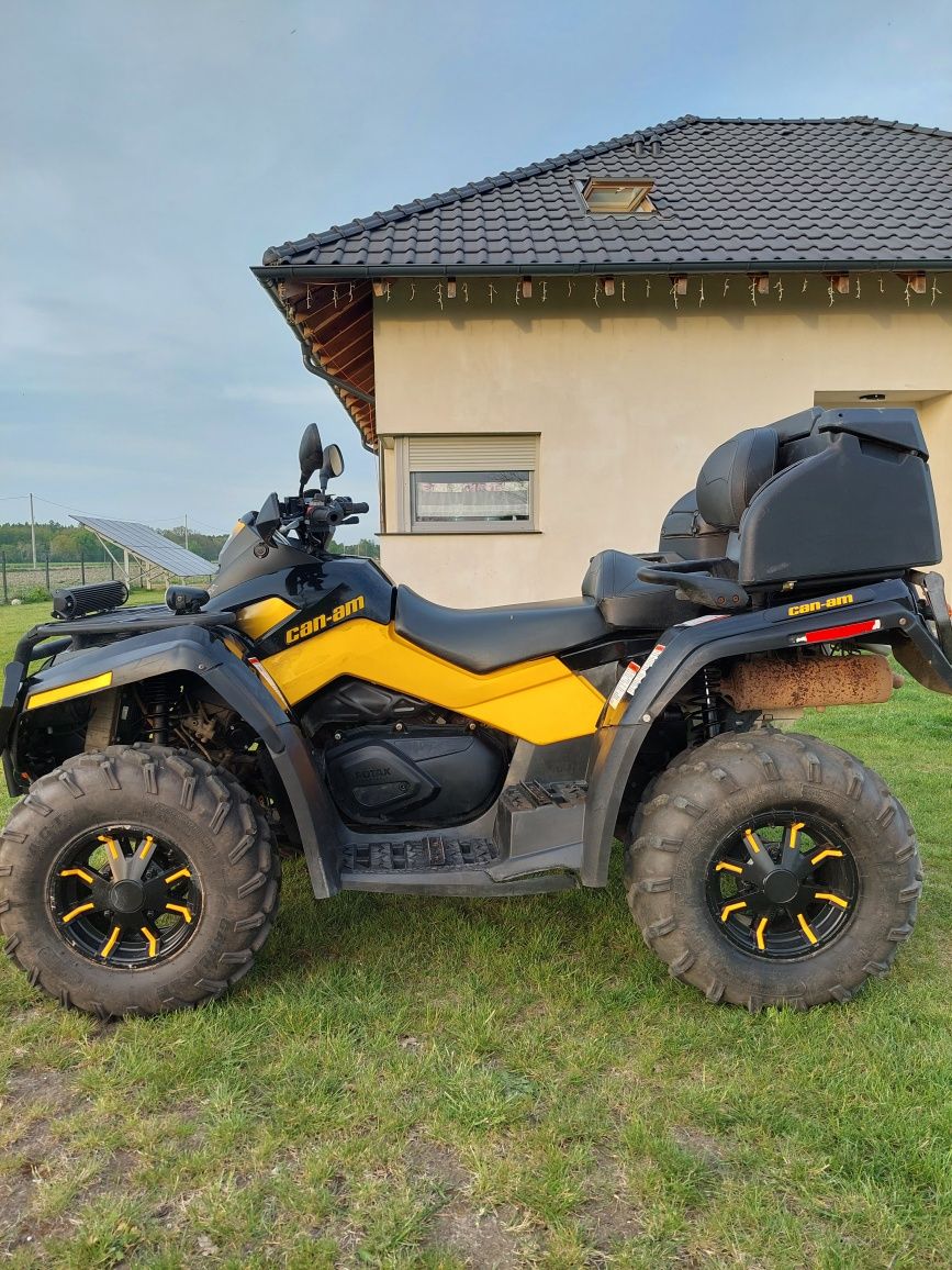 Quad can-am outlander 800 R max