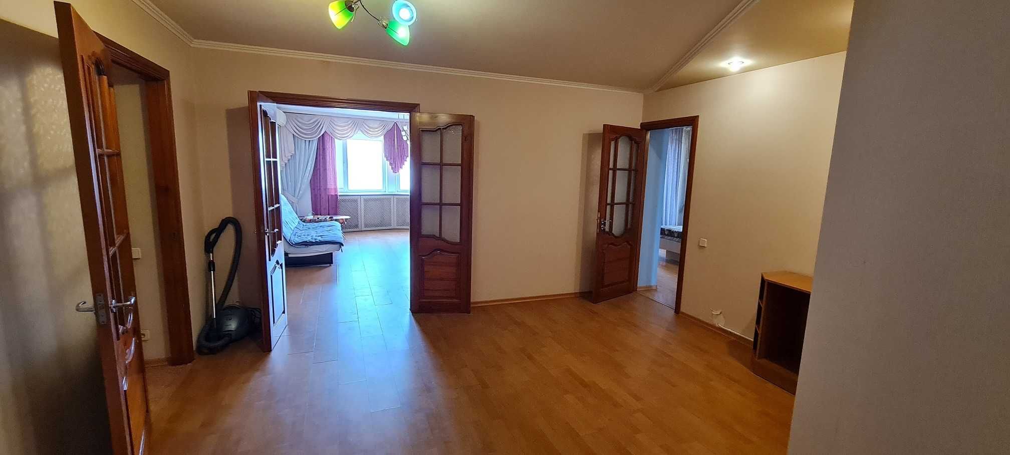 Продаж 2 кімнатної квартири. 79 кв.м. вул. Леваневців.