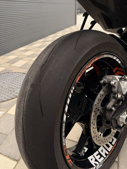 Мотоцикл KTM 790 Duke