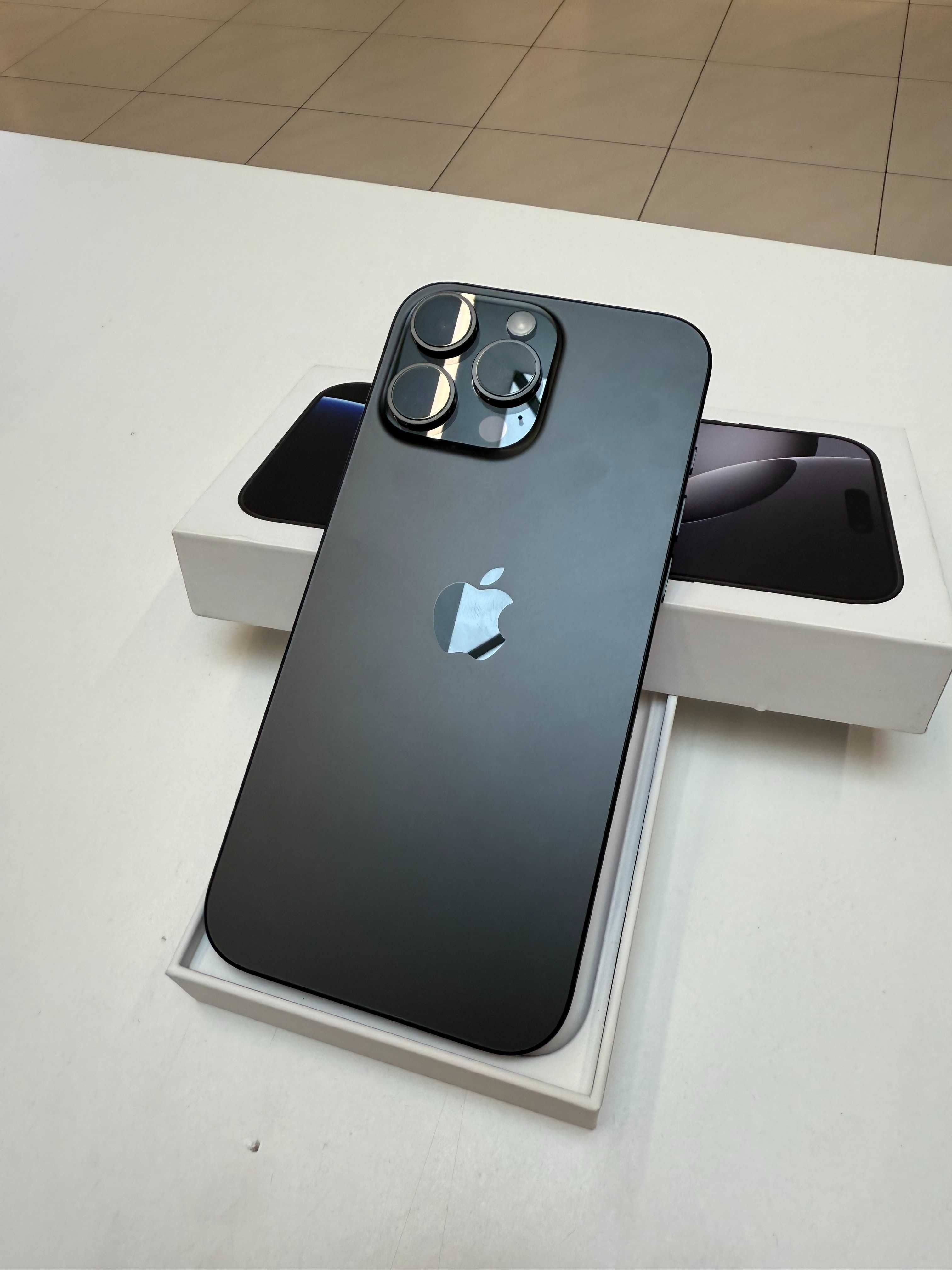 iPhone 16 Pro Max 256 GB Black Titanium – jak nowy!
