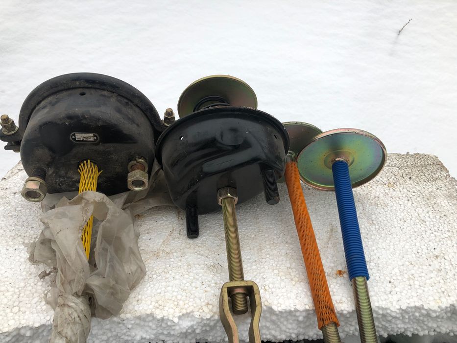 Запчастини до причіпа