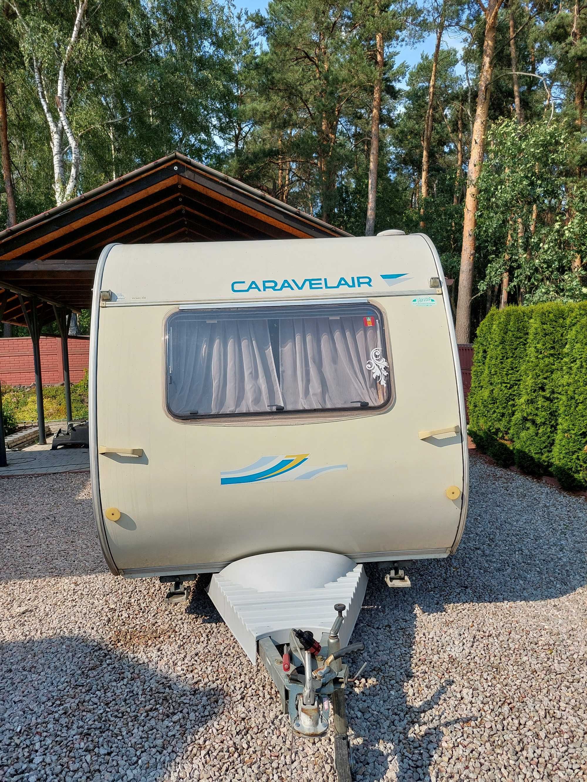 Przyczepa kempingowa Caravelair Universe 425 z łazienką 4 osobowa