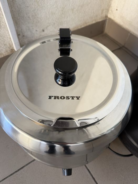 Супниця-Марміт для Гарячих Страв Frosty-Airhot Новий !