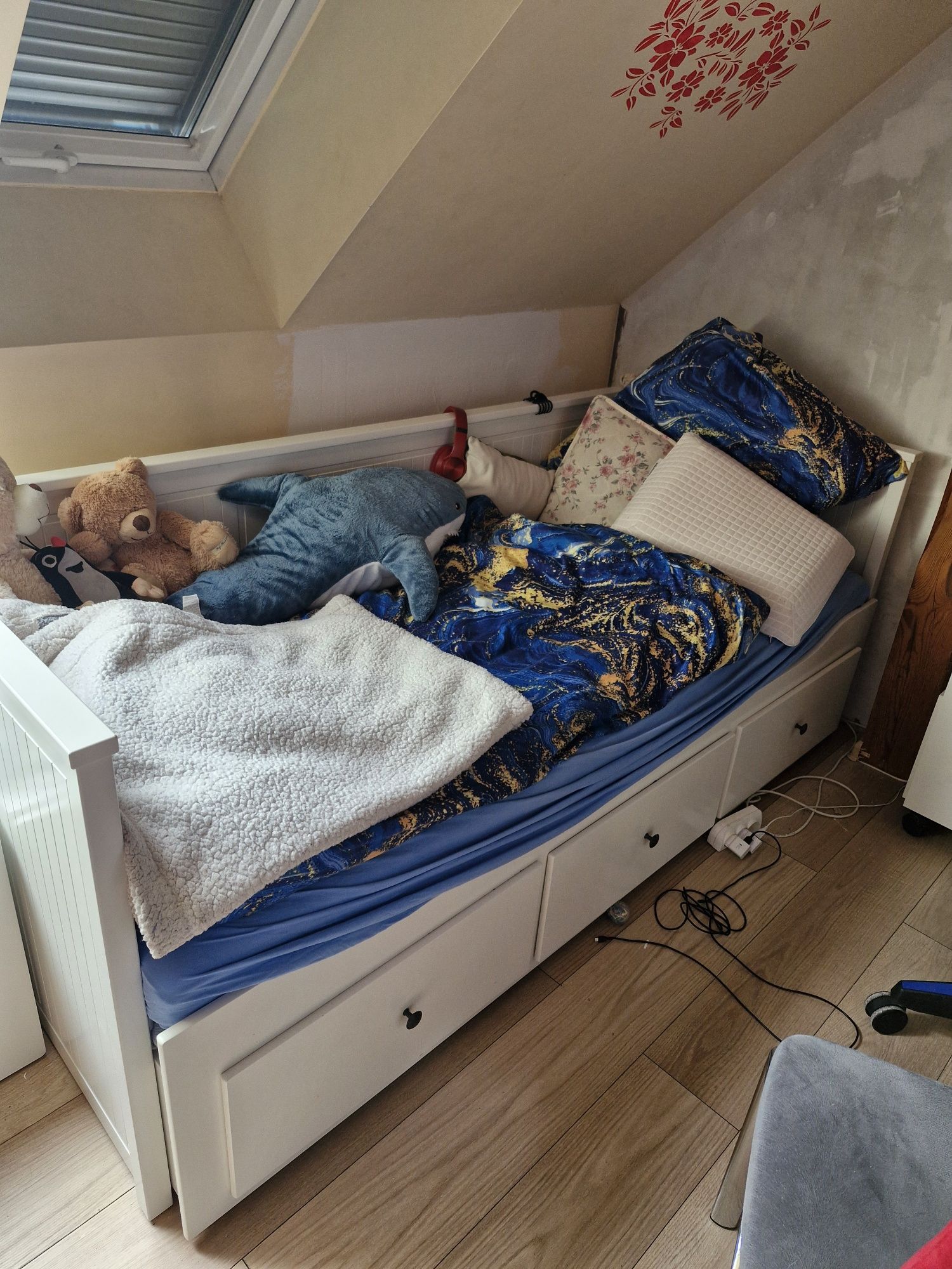 Sprzedam meble i łóżko dziecięce Ikea