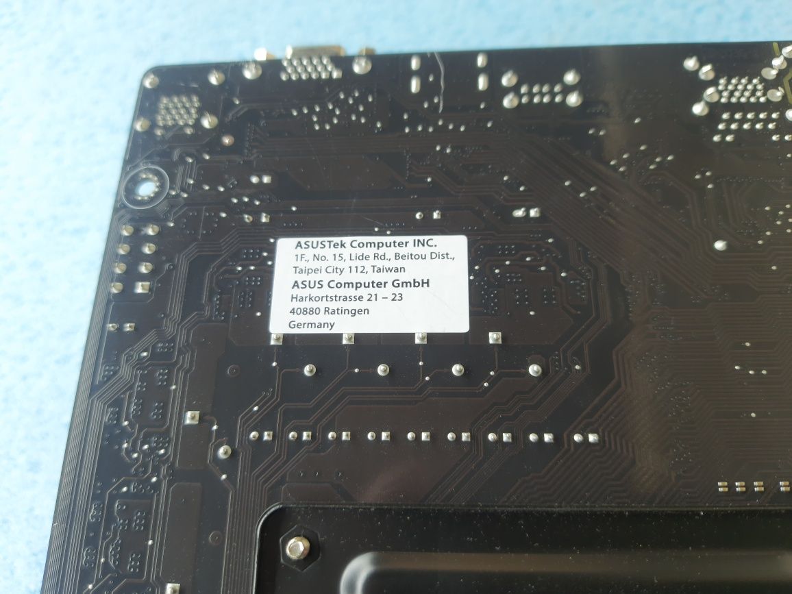 Системная плата ASUS Prime 520M-K с процессором AMD Ryzen 3  1200