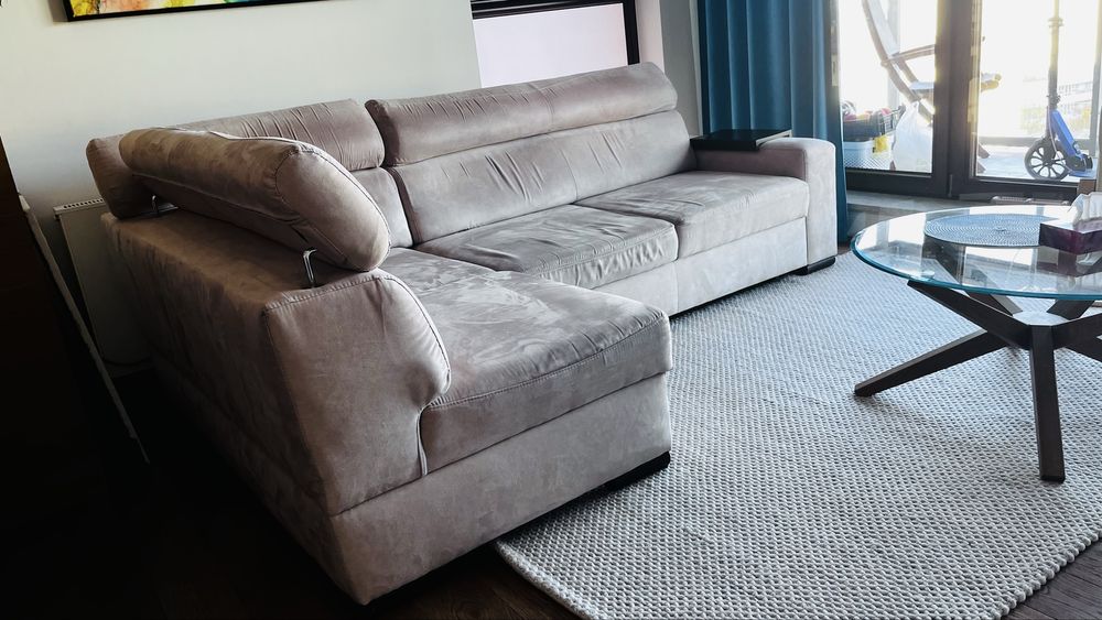 Narożnik z funkcją spania i pojemnikiem