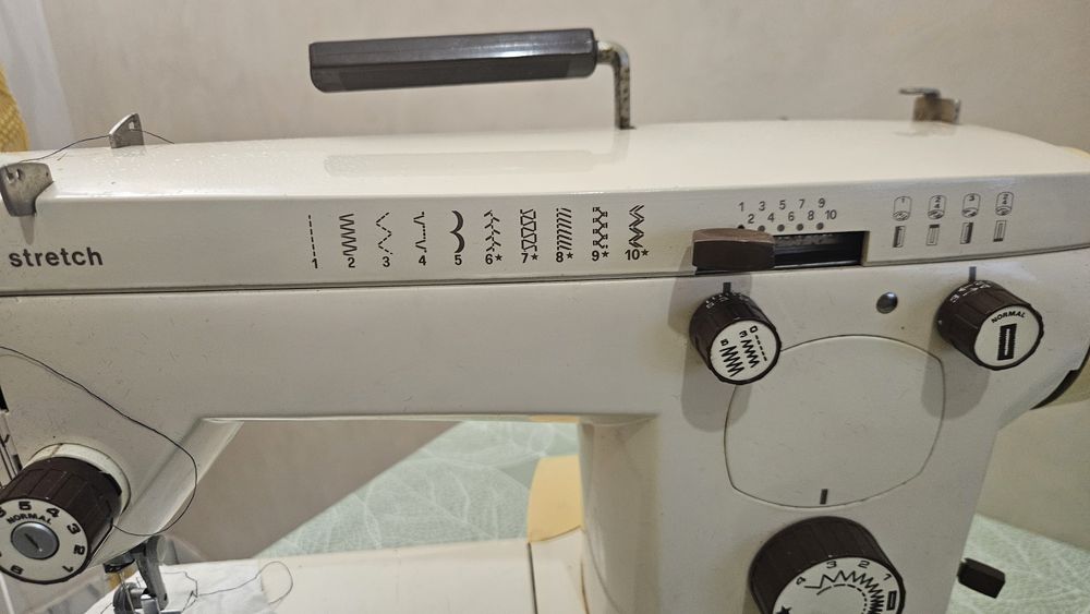 Швейна машинка Італія професійна