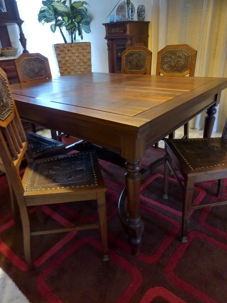 Conjunto de mesa e 6 cadeiras madeira
