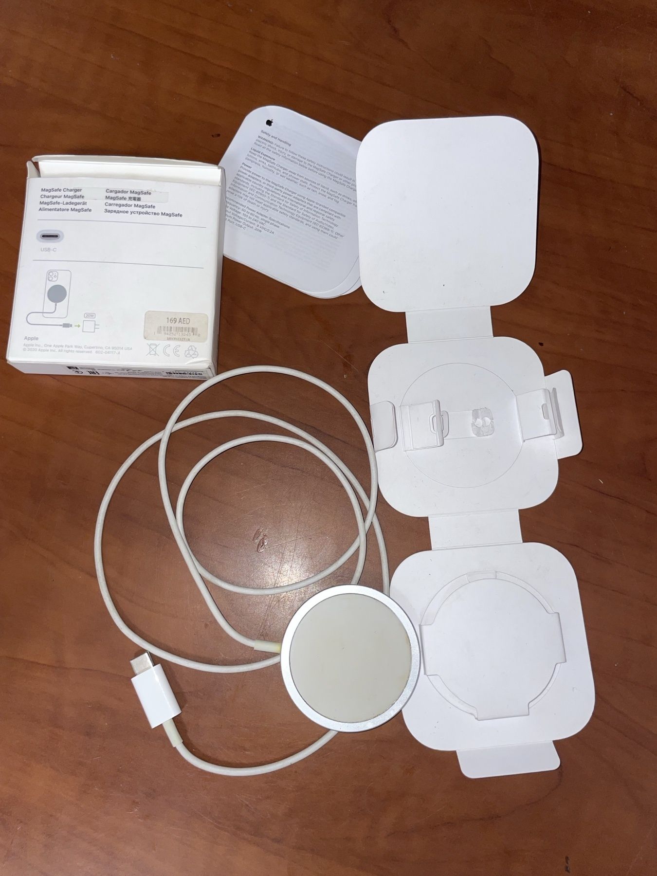 Безпровідна зарядка Magsafe