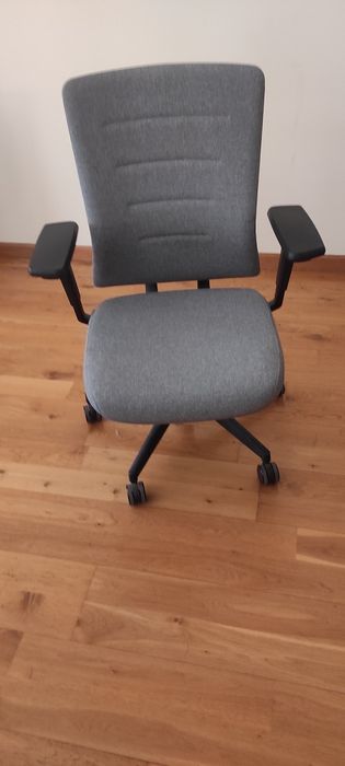 Cadeira escritório ergonómica ACTIU