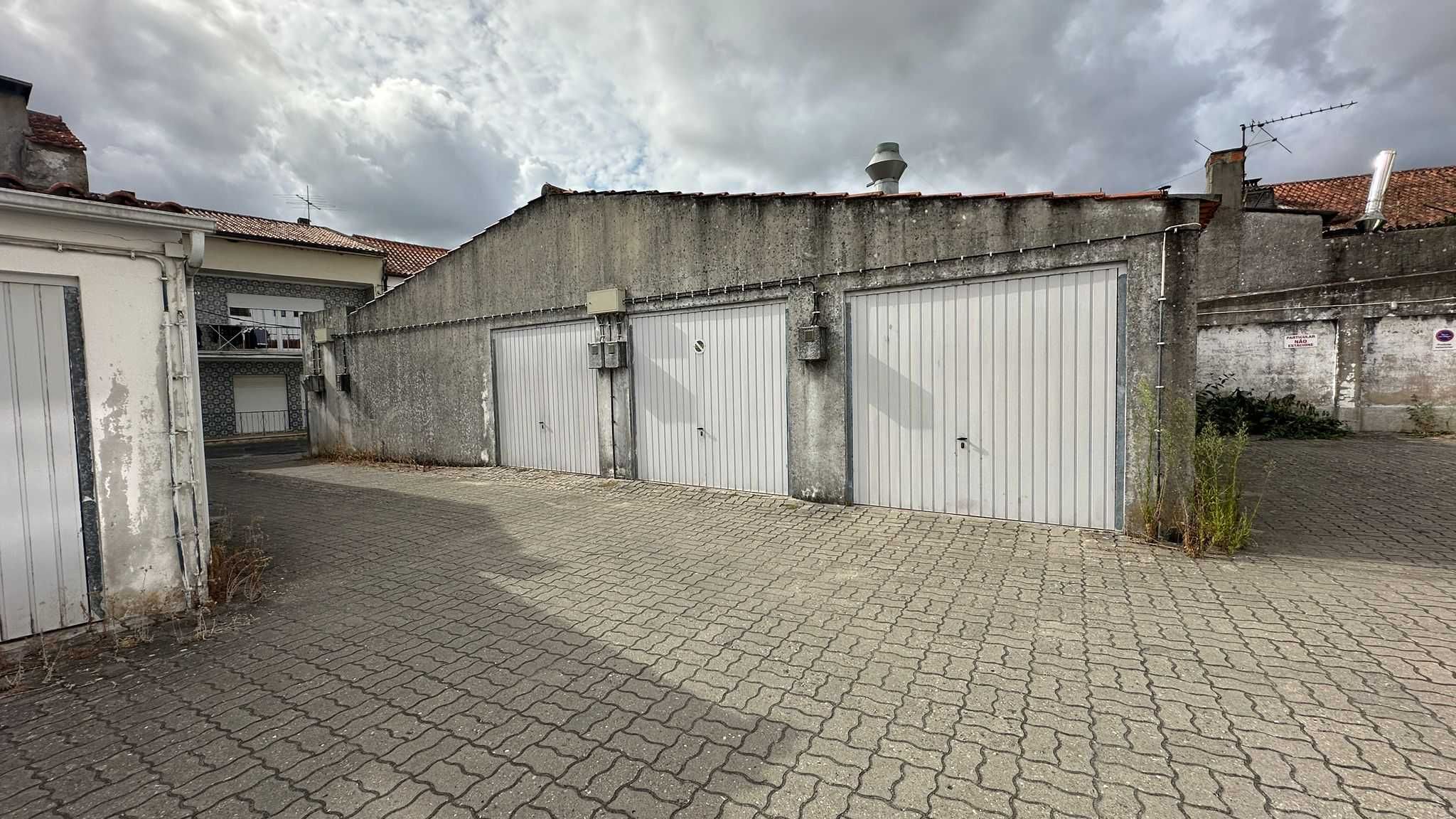 Arrendo garagem no centro de Cantanhede
