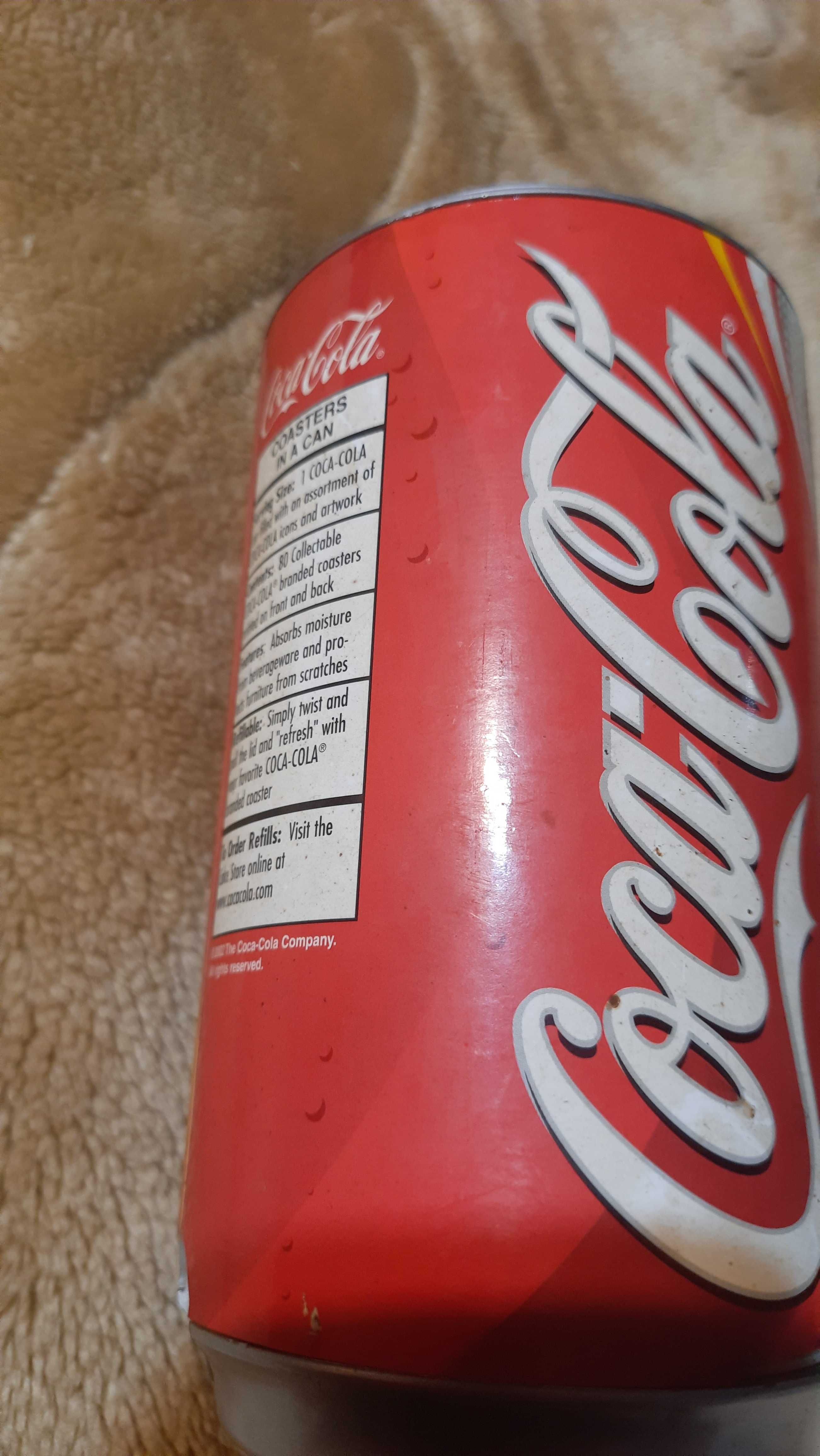 Kolekcjonerska puszka Coca Cola z podkładkami pod szklankę