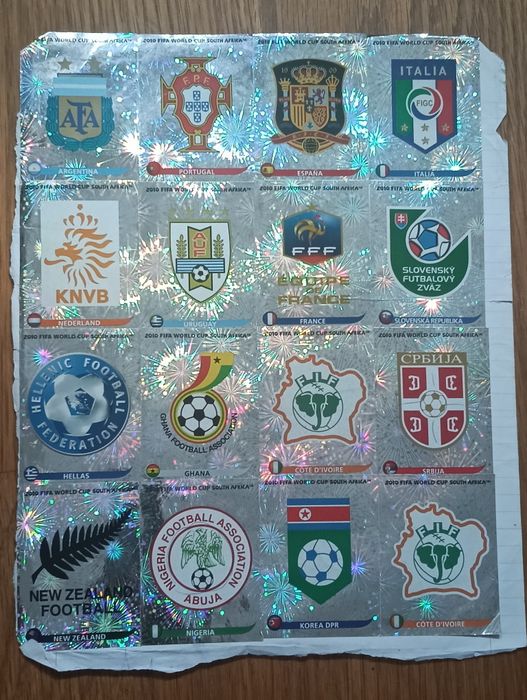 Caderneta futebol Mundial 2010, com folha de cromos