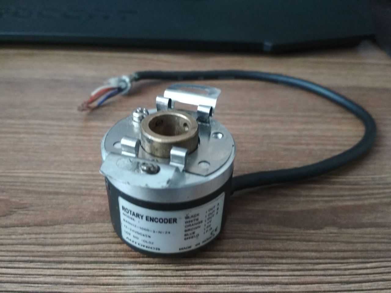 Rotary encoder E40H12-1000-3-N-24 (Бесконтактный датчик)