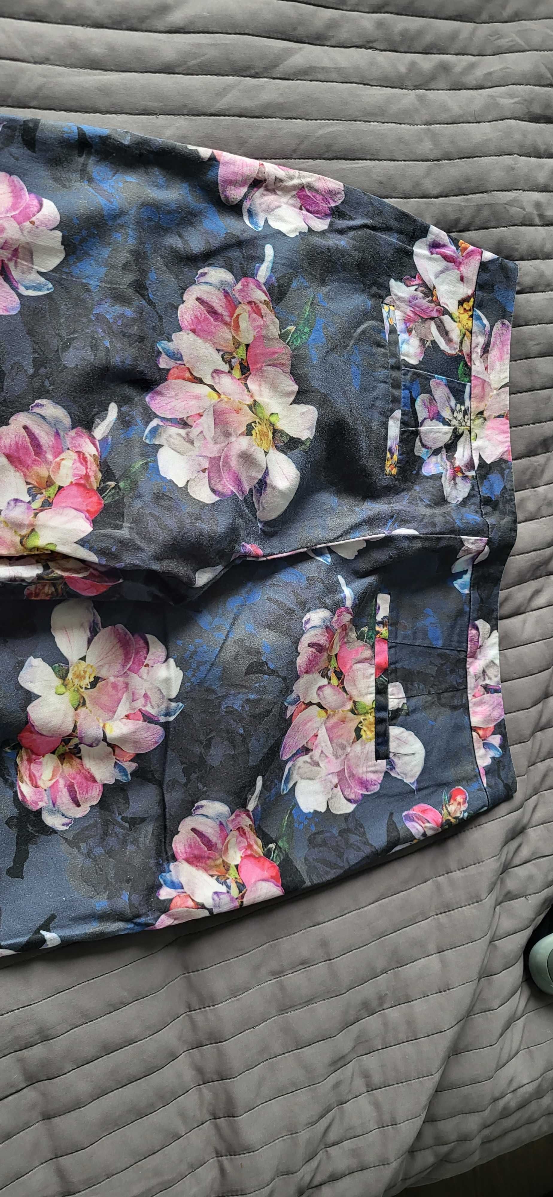 Spodnie w magnolie / piękne kolory / Mohito / rozmiar M