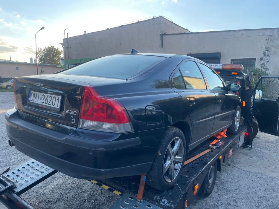 Volvo S60 2.4 benzyna 2002 rok części / czesci
