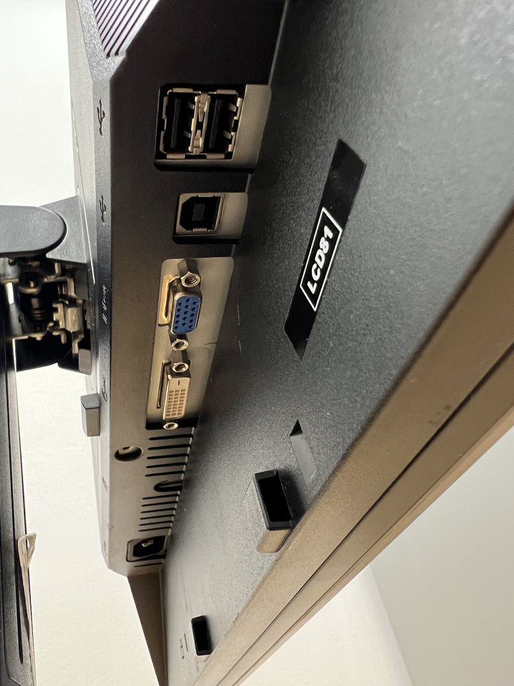 Monitor DELL P1911b