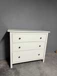 Cómoda branca ikea hemnes