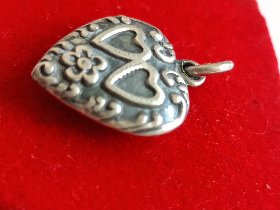 Wisiorek SREBRNY  vintage   SERCE CHARM