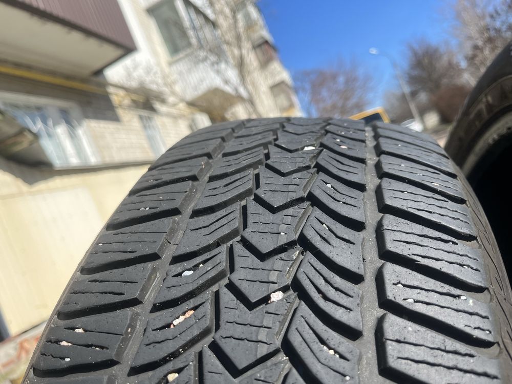 Продам резину 225/55 r17 Frigo hp2