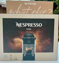 Máquina de Café Nespresso Pixie na caixa