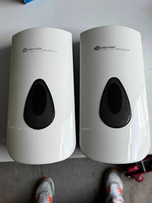 Dozownik Merida na mydło i ręczniki