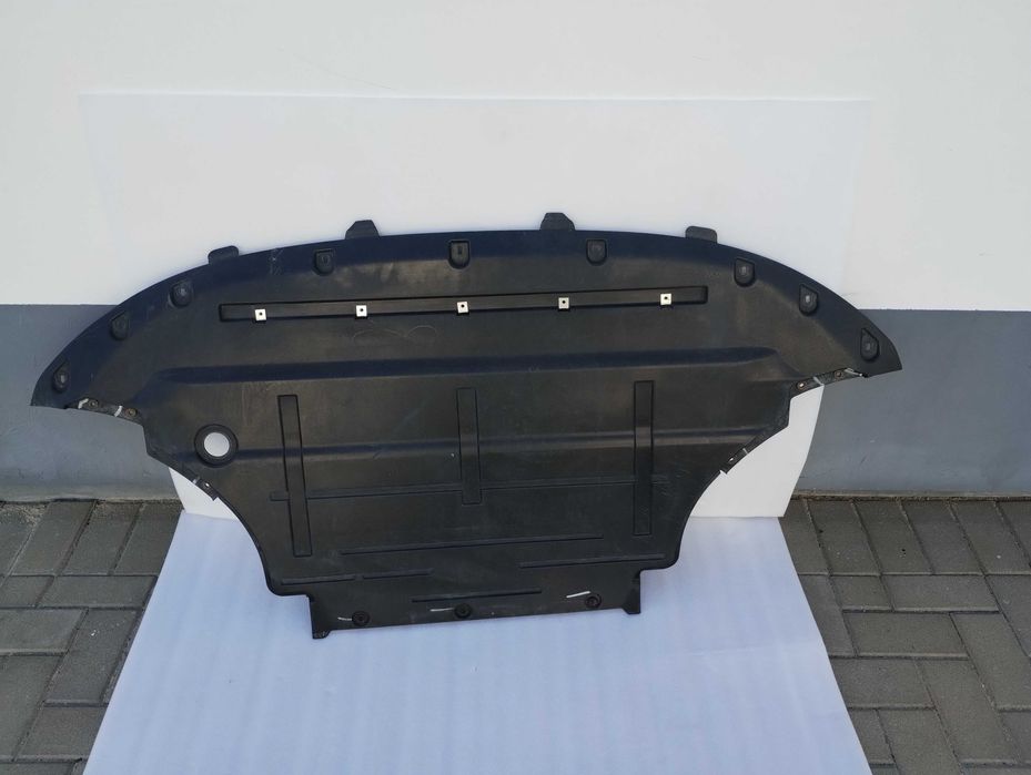 Płyta osłona silnika AUDI Q5 8R0
