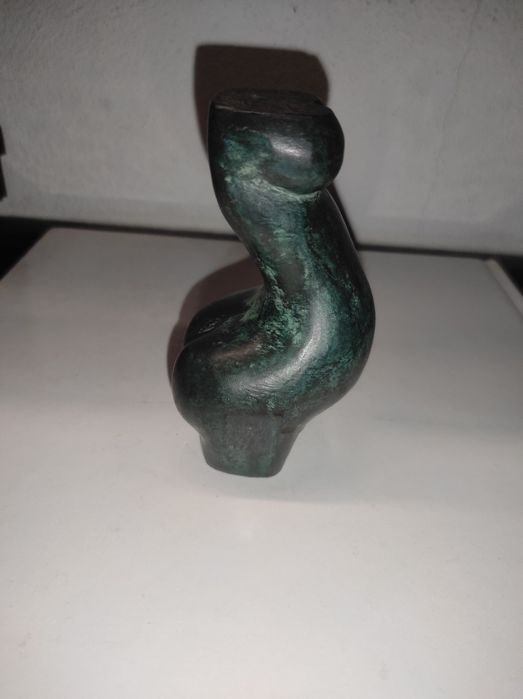 Escultura em bronze