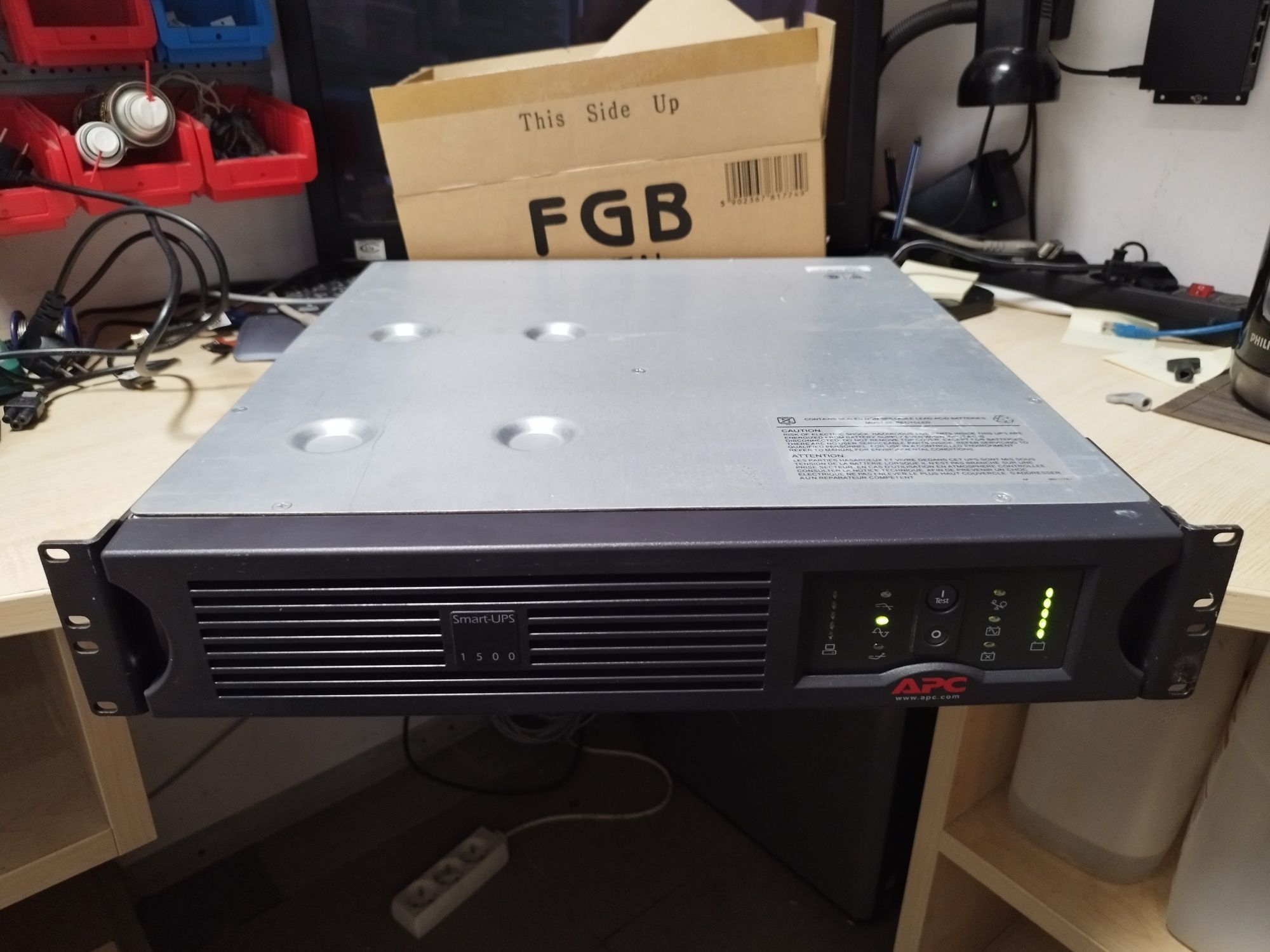 UPS APC 1500VA / 980W RACK pełny sinus
