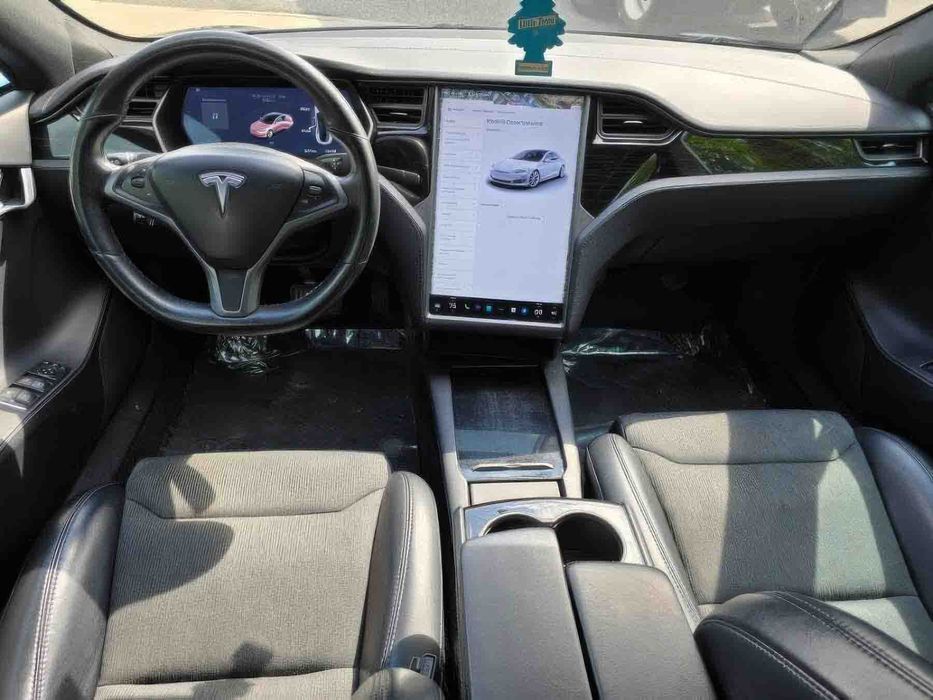 Tesla Model S 75D      2019