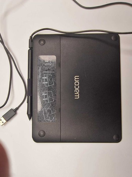 Wacom Intuos S (Small) USB – tablet graficzny + piórko, sprawny