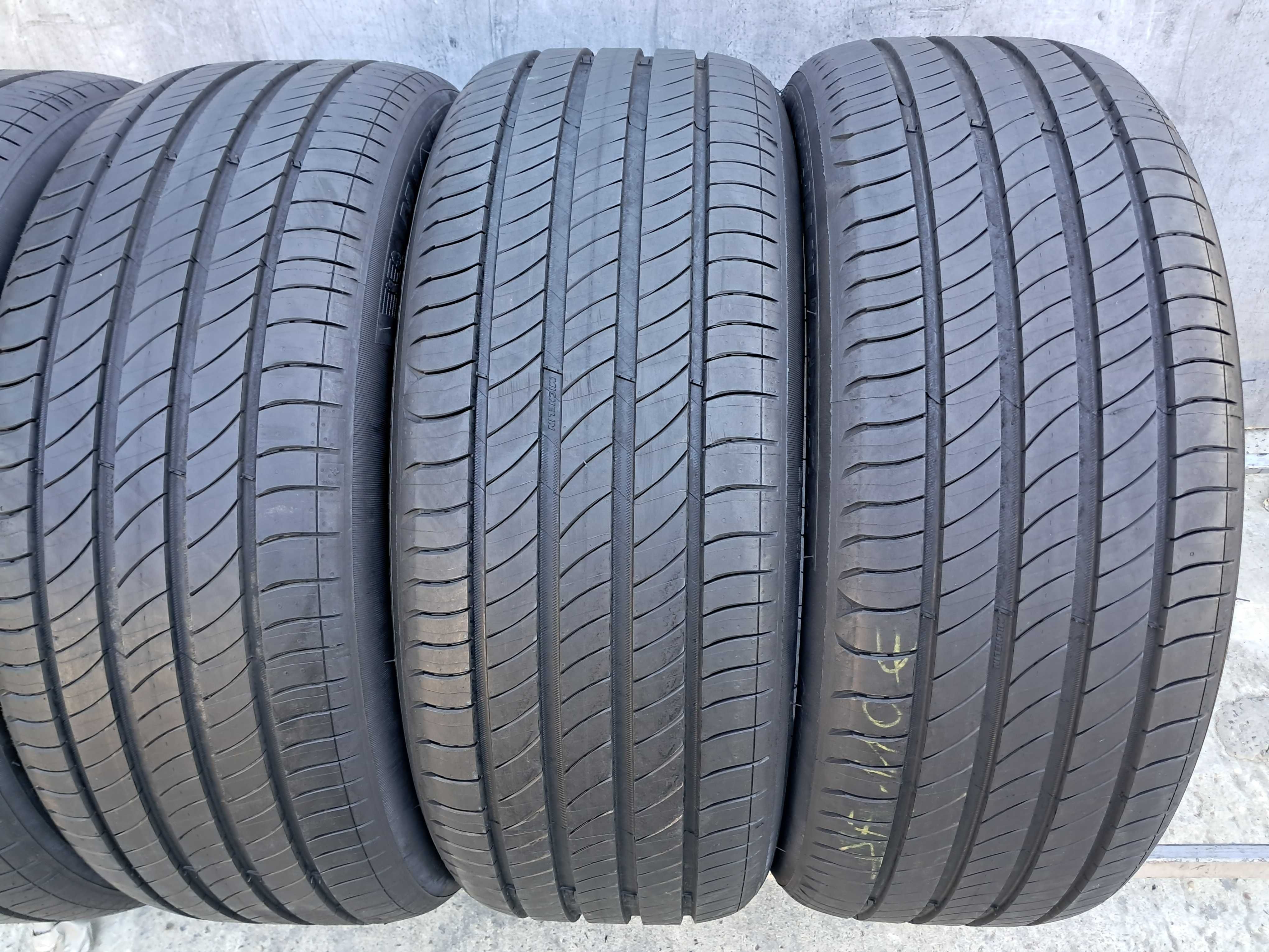 Резина літня, 99%, Michelin Primacy 4 255\45 R20 (арт.12869)