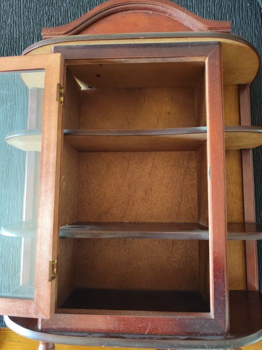 Móvel vitrine mogno