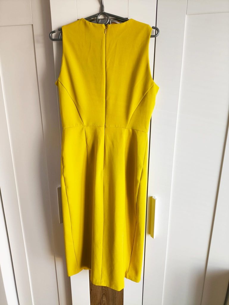 Elegancka limonkowa sukienka Asos midi zakładana 40 L