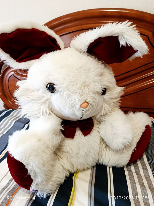 Coelho de peluche grande